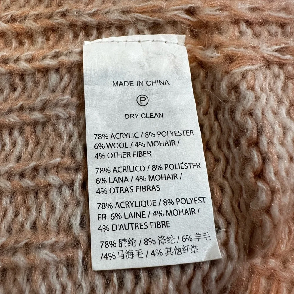 UGG Soft Knit blanket in Light Pink-start with darker pink and it get lighter